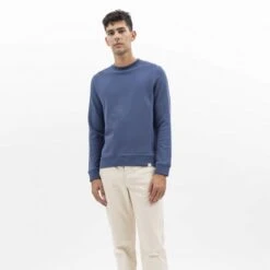 Norse Projects Vagn Classic Crew Neck Sweatshirt (Calcite Blue) -Streetwear Store norse projects vagn classic crew neck sweatshirt calcite blue n20 1275 7187 0002 2