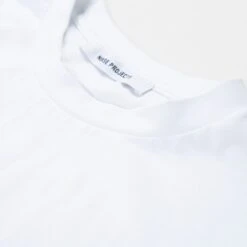 Women's Norse Projects Gro Standard Cotton T-Shirt (White) -Streetwear Store women s norse projects gro standard cotton t shirt white nw01 0036 0001 2 1