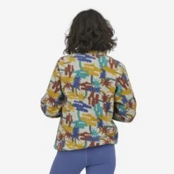 Women's Patagonia LW Synchilla Snap-T Pullover Fleece (Tree Connection Big: Fresh Teal) -Streetwear Store women s patagonia lw synchilla snap t pullover fleece tree connection big fresh teal 25455 tret 0002 2 1