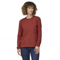 Women's Patagonia P-6 Logo Responsibili-Tee Long Sleeve T-Shirt (Burl Red) 8 Women's Patagonia P-6 Logo Responsibili-Tee Long Sleeve T-Shirt (Burl Red) -Streetwear Store women s patagonia p 6 logo responsibili tee long sleeve t shirt burl red 37603 burd 0002 3